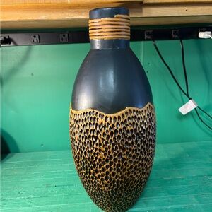 Elegant Black and Gold Textured Vase